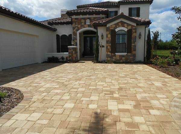 Driveway Paver Repair in Chicago, Illinois